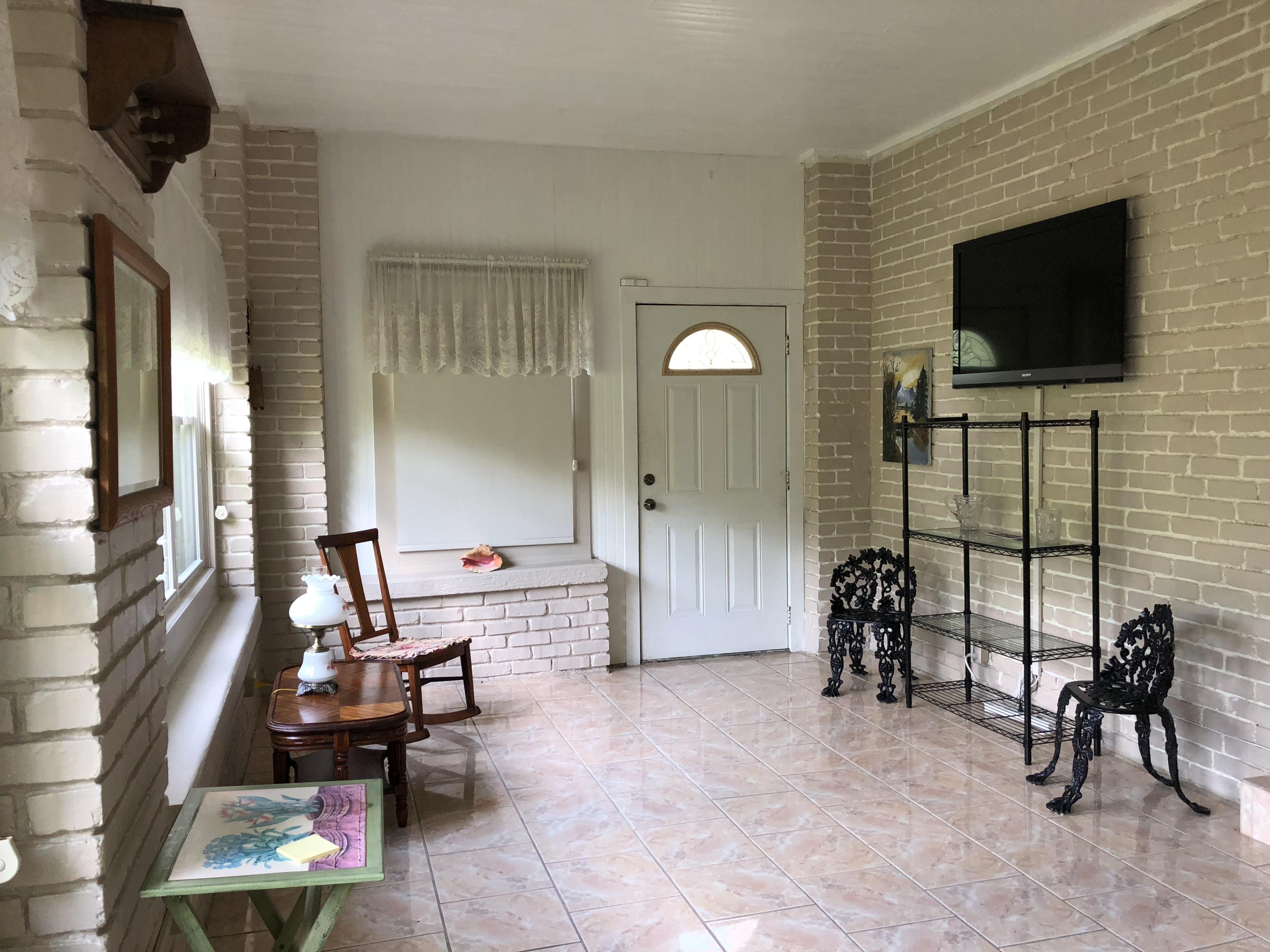 415 Englewood Road Middlesboro, KY 40965 - Photo 16 of 40 19DA8302-A048-45F7-A9A1-3A3040C052F2