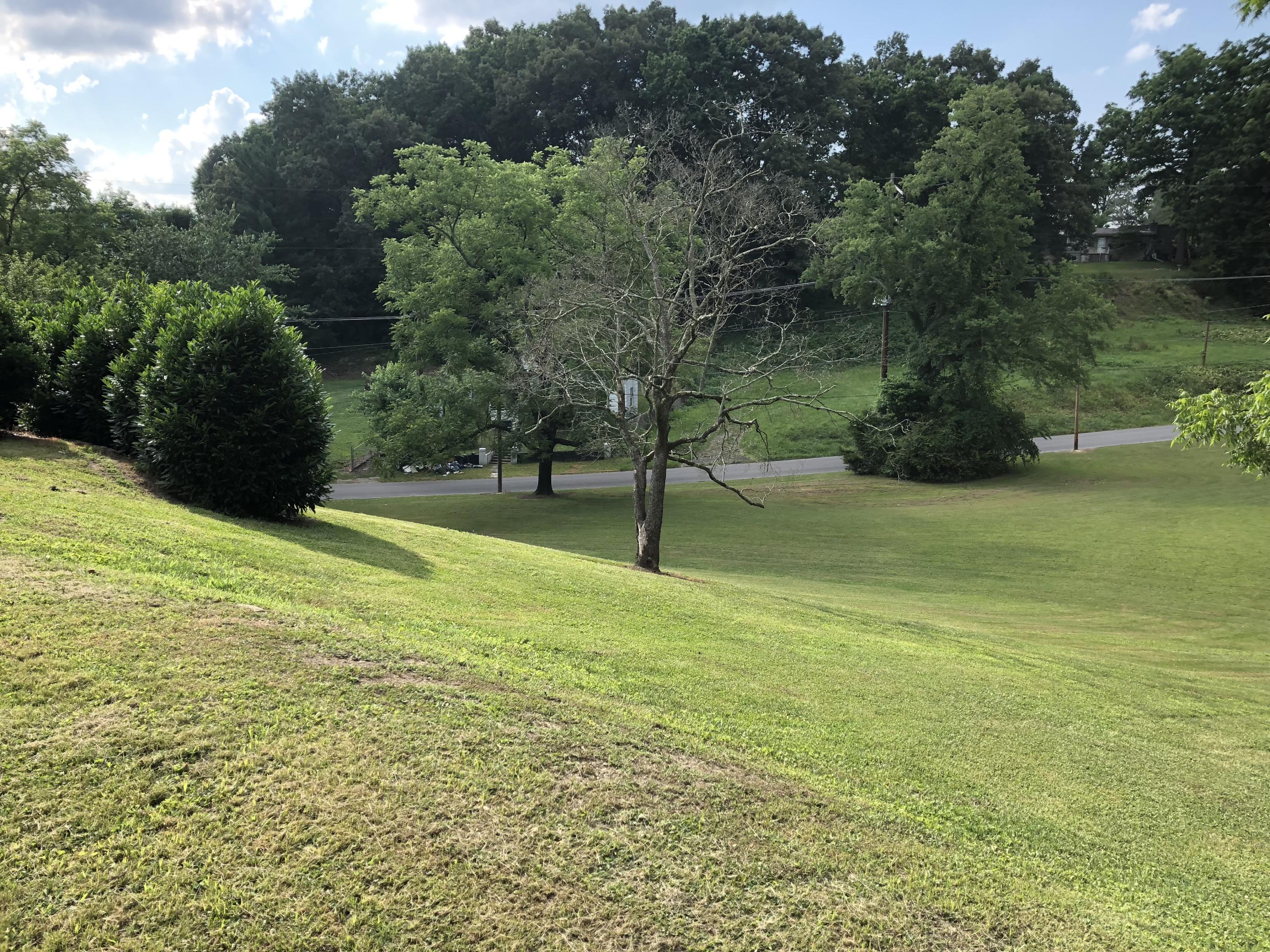 415 Englewood Road Middlesboro, KY 40965 - Photo 5 of 40 43E9DABC-9A33-471D-95D0-255BAA34D8D1