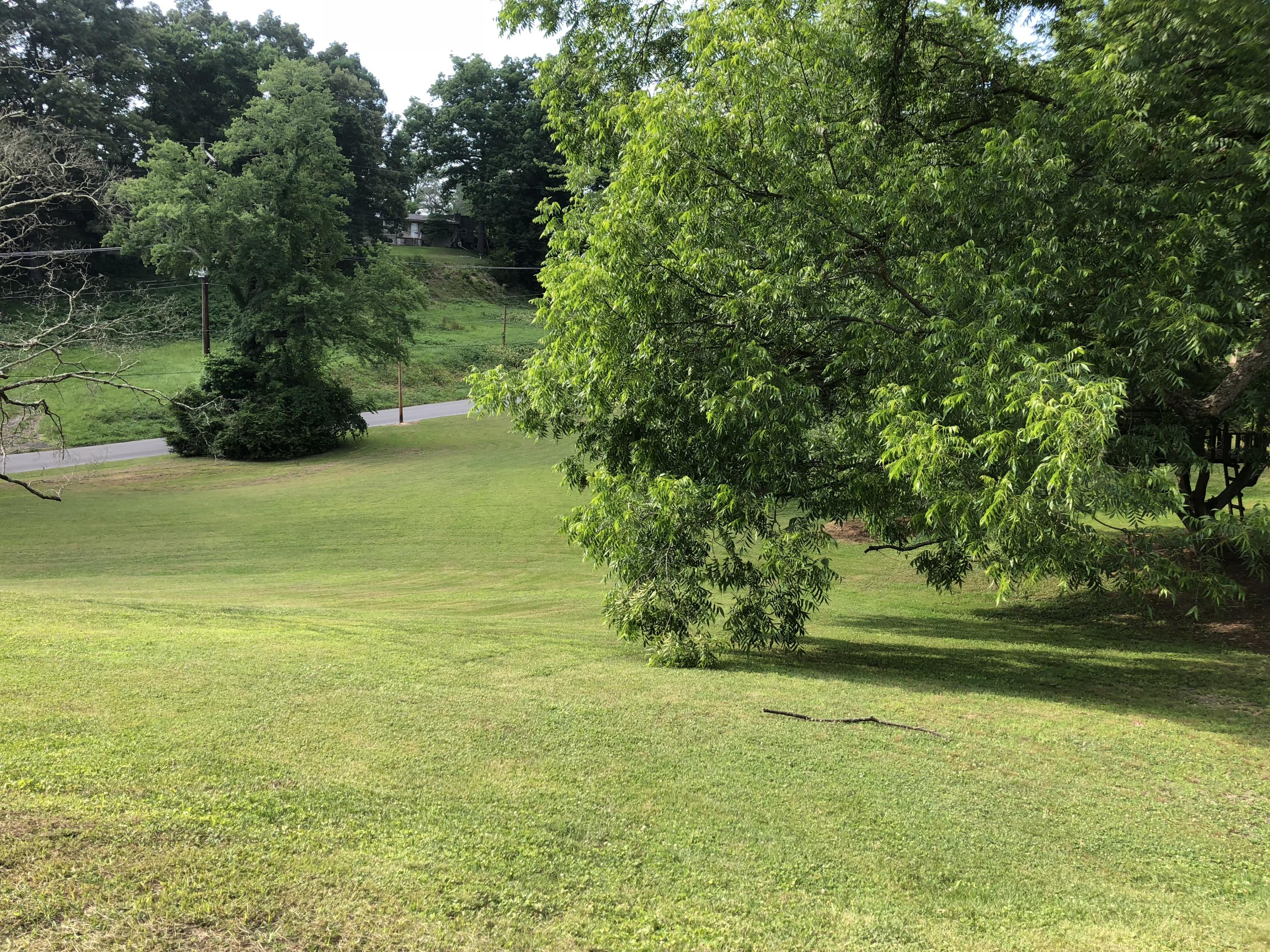415 Englewood Road Middlesboro, KY 40965 - Photo 6 of 40 68BDD44E-16C8-4729-8FBB-BEFDBCDED269