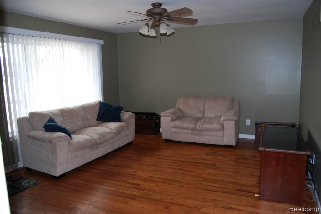 46683 Dequindre Road Rochester Hills, MI 48307 - Photo 4 of 11