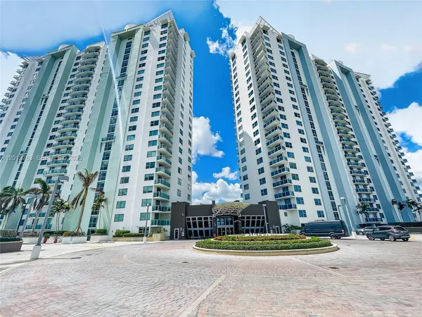$2,550 | 2681 North Flamingo Road, Unit 902S, Sunrise, FL 33323