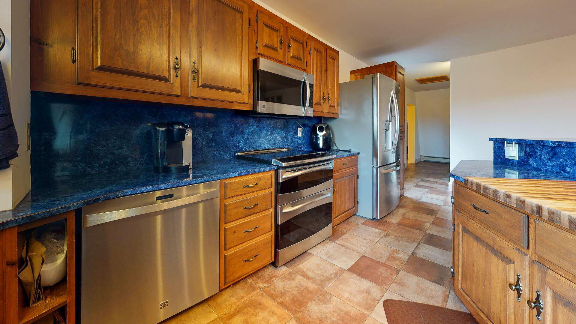 1133 Highway 32 Round Pond, ME 04564 - Photo 14 of 38 Kitchen w/ island