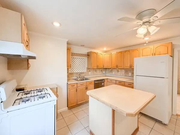 $2,200 | 102 Dysart Street, Unit 102, Quincy, MA 02169