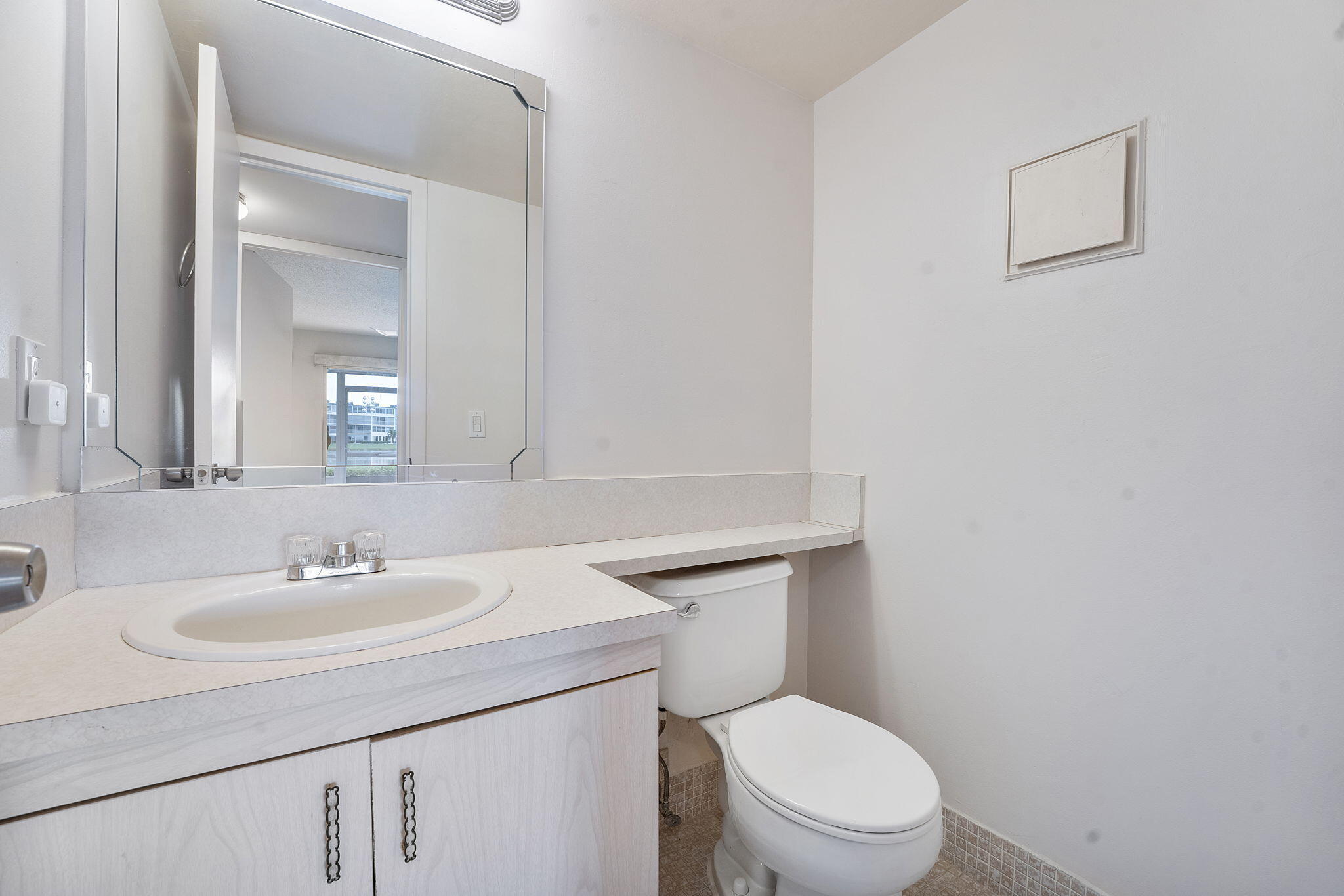 1071 Guildford East Boca Raton, FL 33434 - Photo 19 of 26 Half Bath