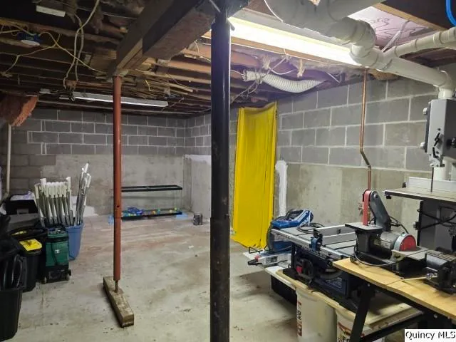 $136,000 | 417 North Washington Street, Carthage, IL 62321