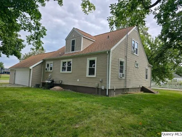 $136,000 | 417 North Washington Street, Carthage, IL 62321