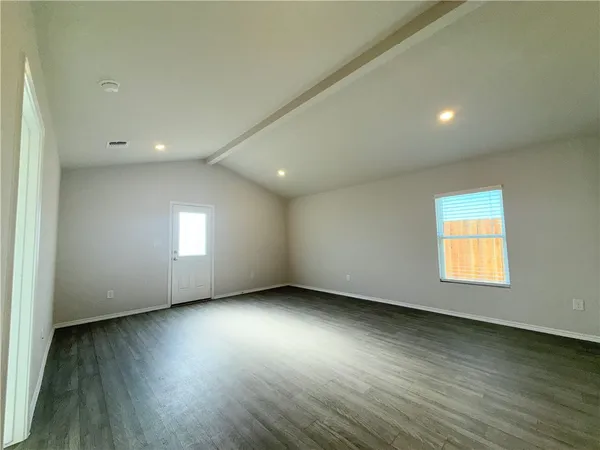 $1,950 | 3606 Perry Lane, Corpus Christi, TX 78410