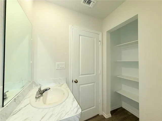 $1,950 | 3606 Perry Lane, Corpus Christi, TX 78410