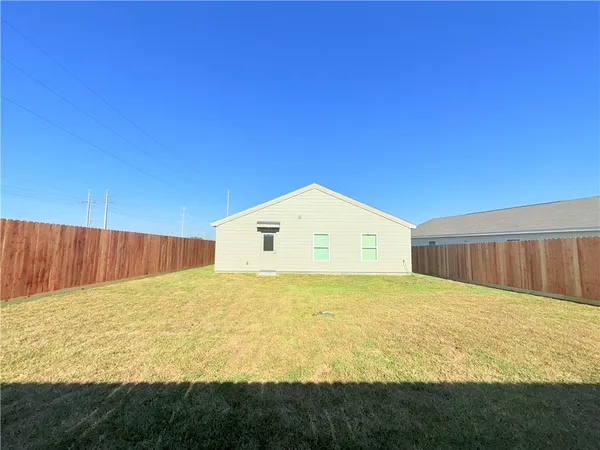 $1,950 | 3606 Perry Lane, Corpus Christi, TX 78410
