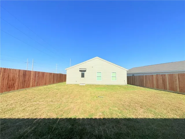$1,950 | 3606 Perry Lane, Corpus Christi, TX 78410