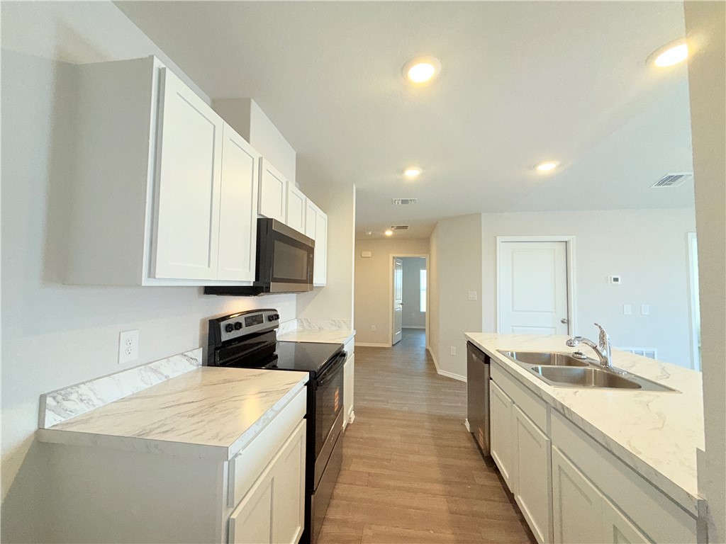 3606 Perry Lane Corpus Christi, TX 78410 - Photo 4 of 34
