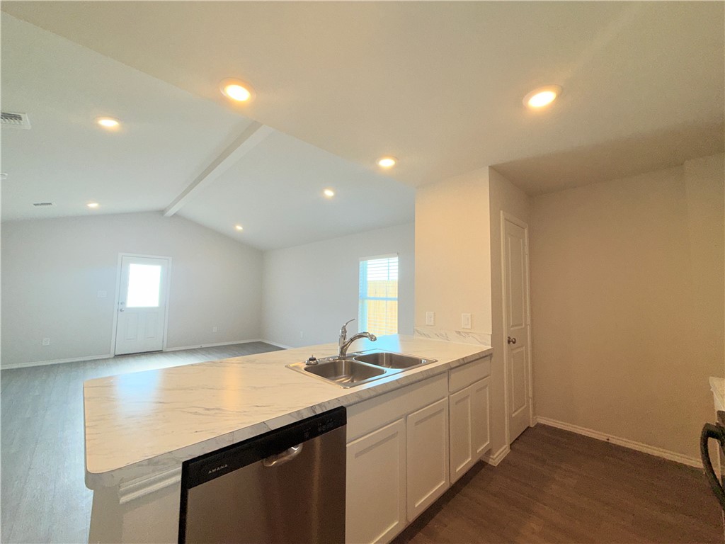 3606 Perry Lane Corpus Christi, TX 78410 - Photo 7 of 34