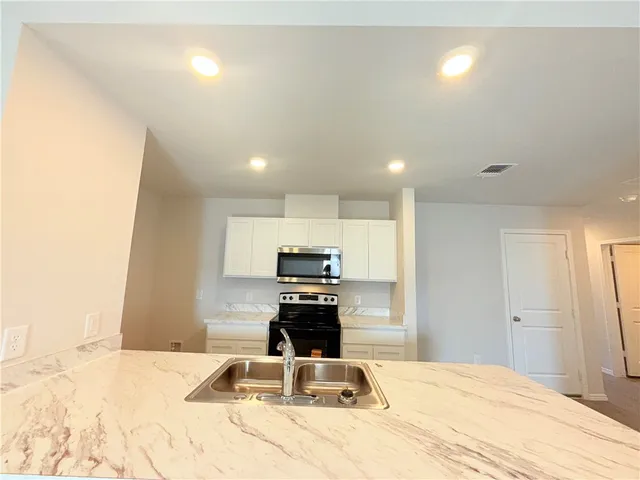 $1,950 | 3606 Perry Lane, Corpus Christi, TX 78410