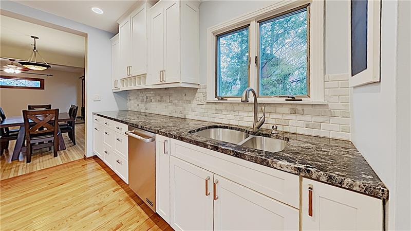 10 Penhurst Road Pittsburgh, PA 15202 - Photo 8 of 25 Granite counter tops and dual bowl sink