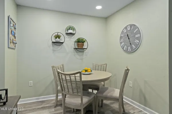 $2,000 | 2421 Beachview Drive, Unit H15, Ocean Springs, MS 39564