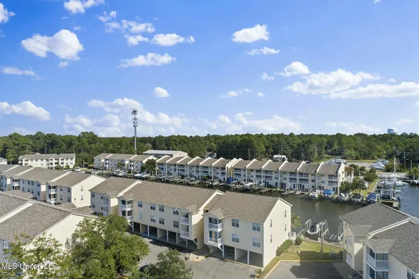 $2,000 | 2421 Beachview Drive, Unit H15, Ocean Springs, MS 39564