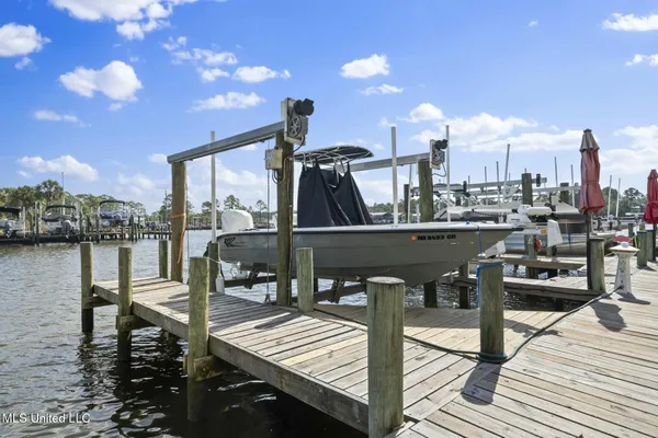 $2,000 | 2421 Beachview Drive, Unit H15, Ocean Springs, MS 39564