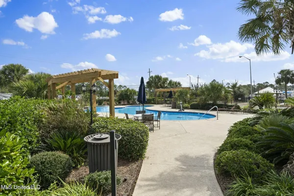 $2,000 | 2421 Beachview Drive, Unit H15, Ocean Springs, MS 39564