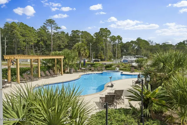 $2,000 | 2421 Beachview Drive, Unit H15, Ocean Springs, MS 39564