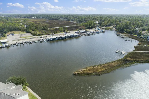 $2,000 | 2421 Beachview Drive, Unit H15, Ocean Springs, MS 39564