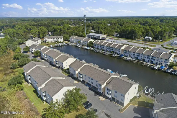 $2,000 | 2421 Beachview Drive, Unit H15, Ocean Springs, MS 39564