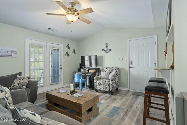 $2,000 | 2421 Beachview Drive, Unit H15, Ocean Springs, MS 39564