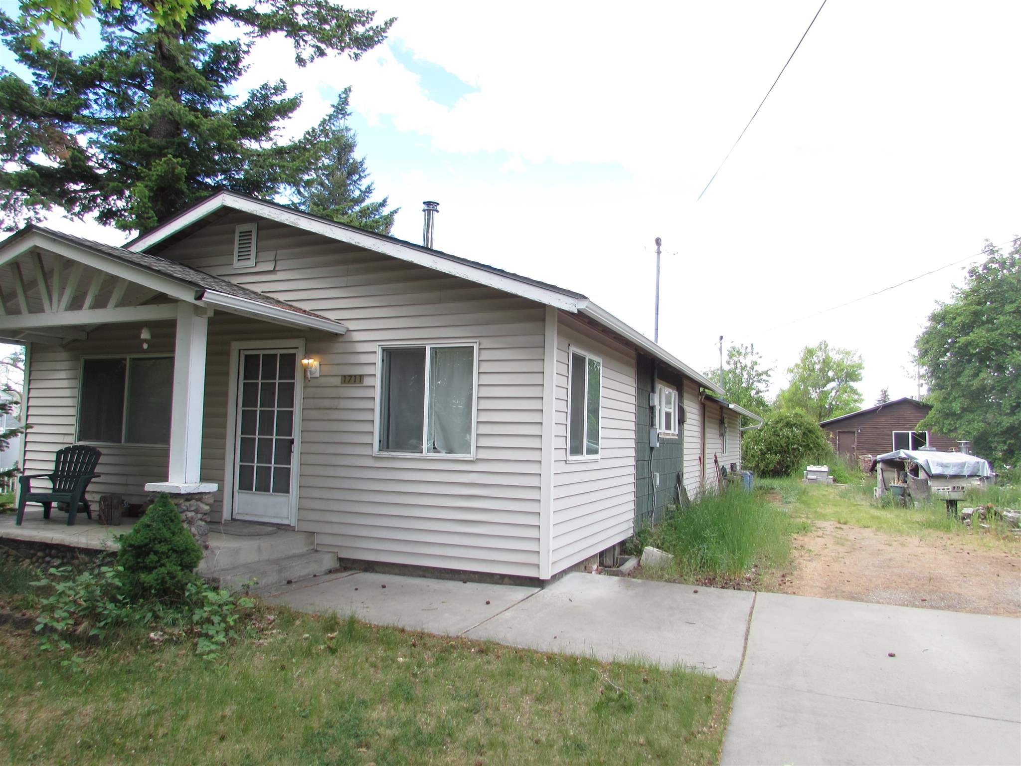 1711 North Locust Road Spokane Valley, WA 99206 - Photo 1 of 16