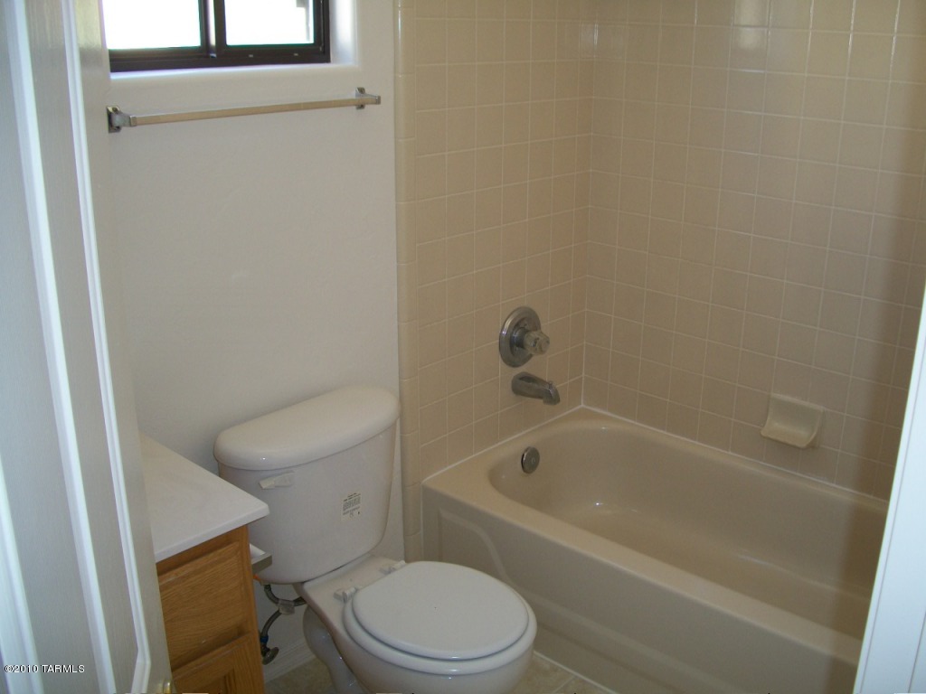 10067 East Escalante Road Tucson, AZ 85730 - Photo 4 of 5