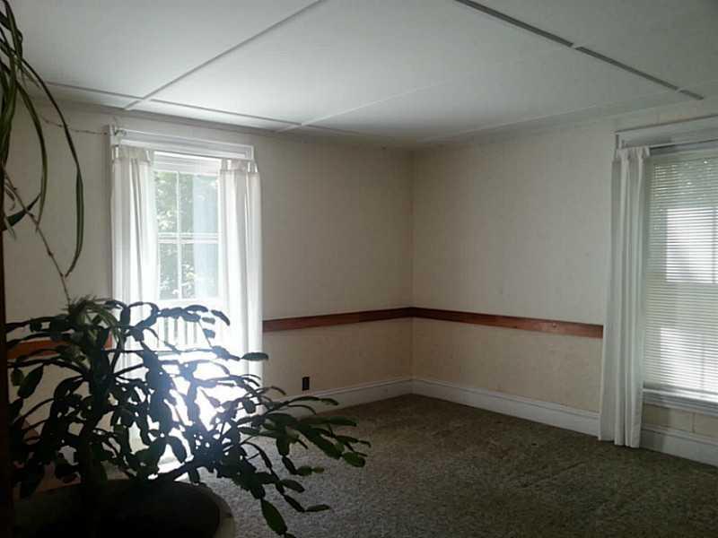 345 Front Street Bath, ME 04530 - Photo 8 of 33 Living Room.
