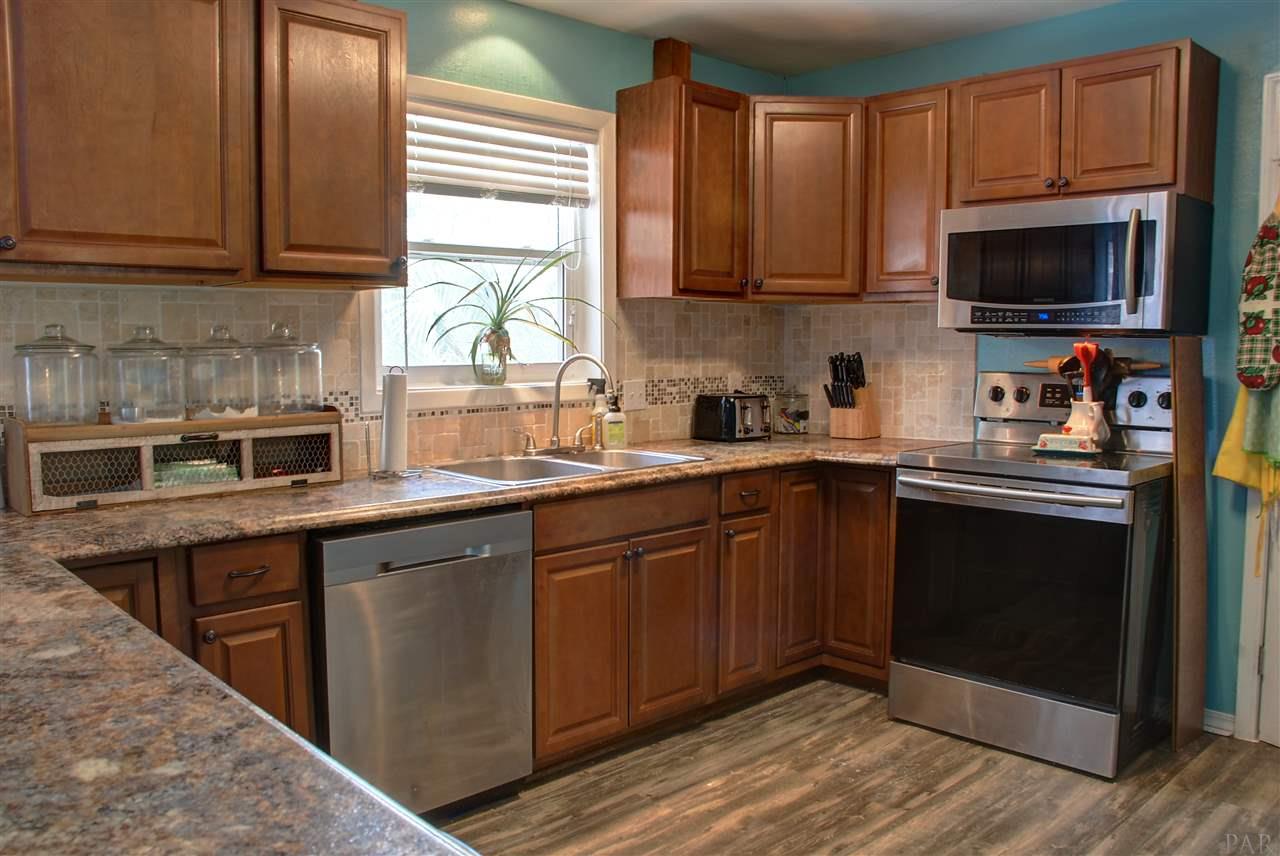 2148 Elna Road Cantonment, FL 32533 - Photo 9 of 28 Gallery Image 9