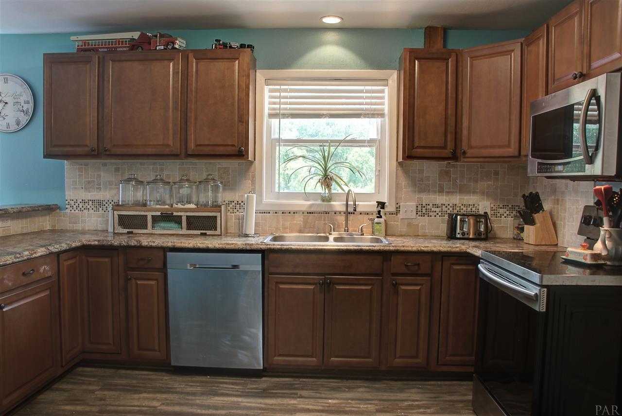 2148 Elna Road Cantonment, FL 32533 - Photo 10 of 28 Gallery Image 10