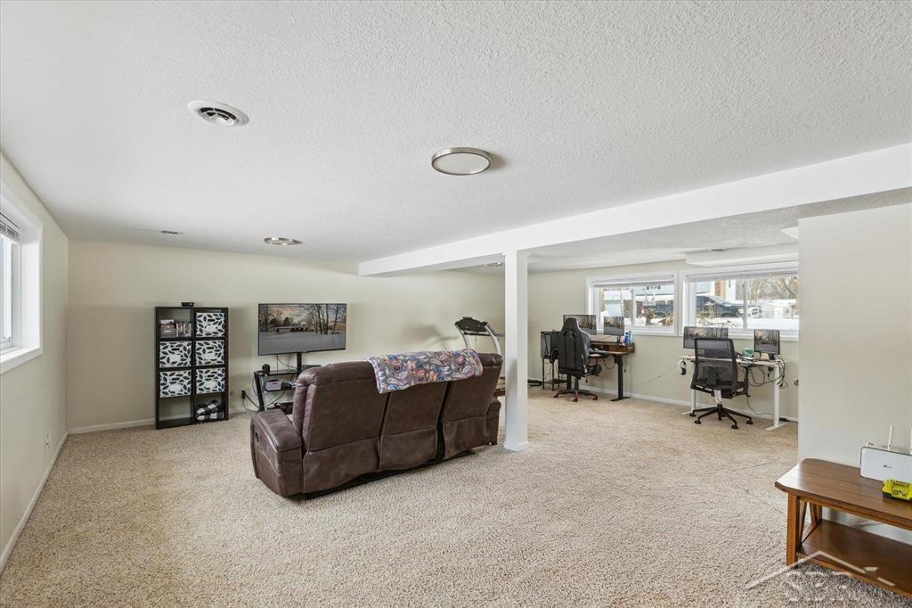 4906 Raymond Road Midland, MI 48642 - Photo 22 of 35