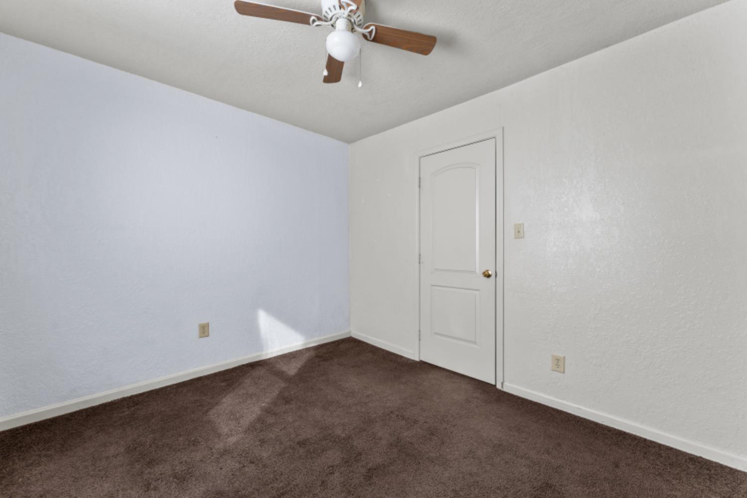 5192 Chestnut Road Olivehurst, CA 95961 - Photo 14 of 24 a view of an empty room
