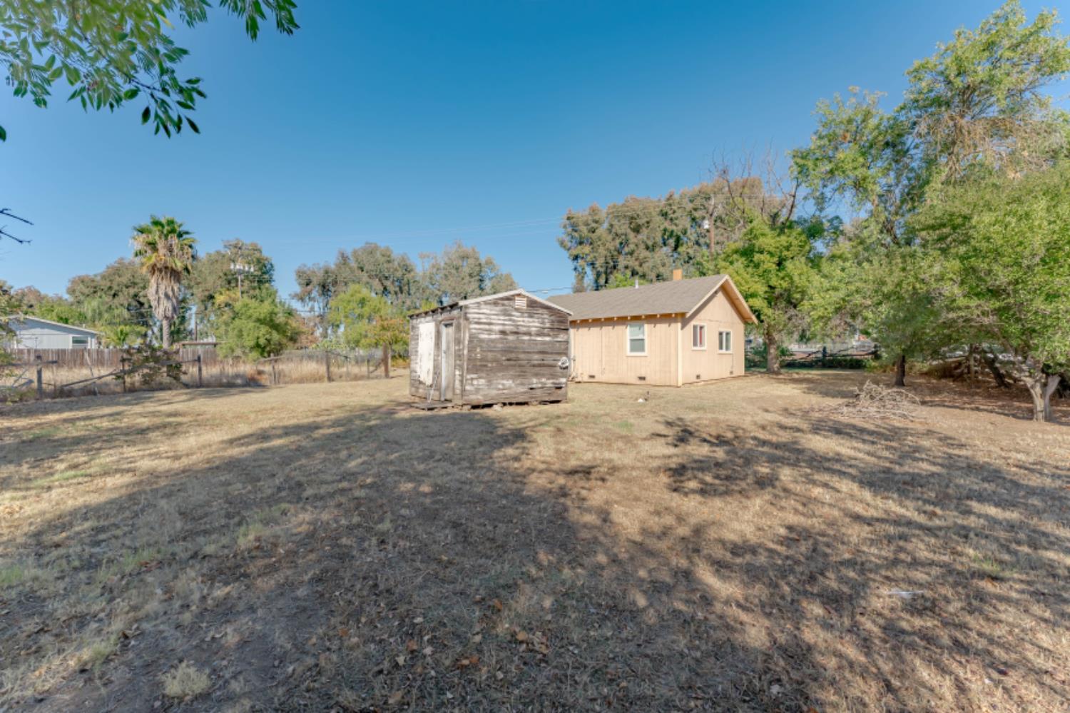 5192 Chestnut Road Olivehurst, CA 95961 - Photo 22 of 24 a view of a house with a outdoor space