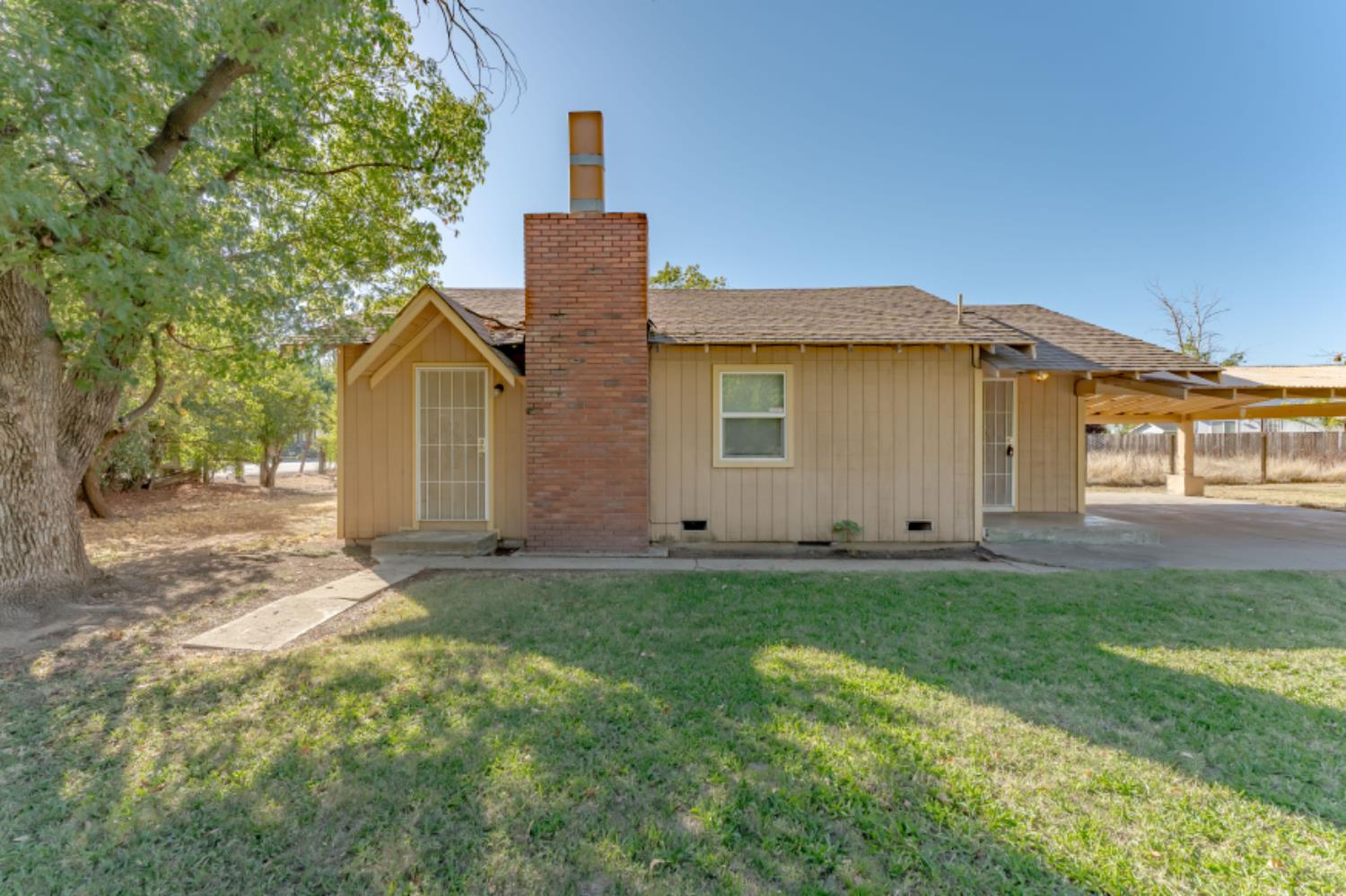 5192 Chestnut Road Olivehurst, CA 95961 - Photo 24 of 24 a house view with a garden space