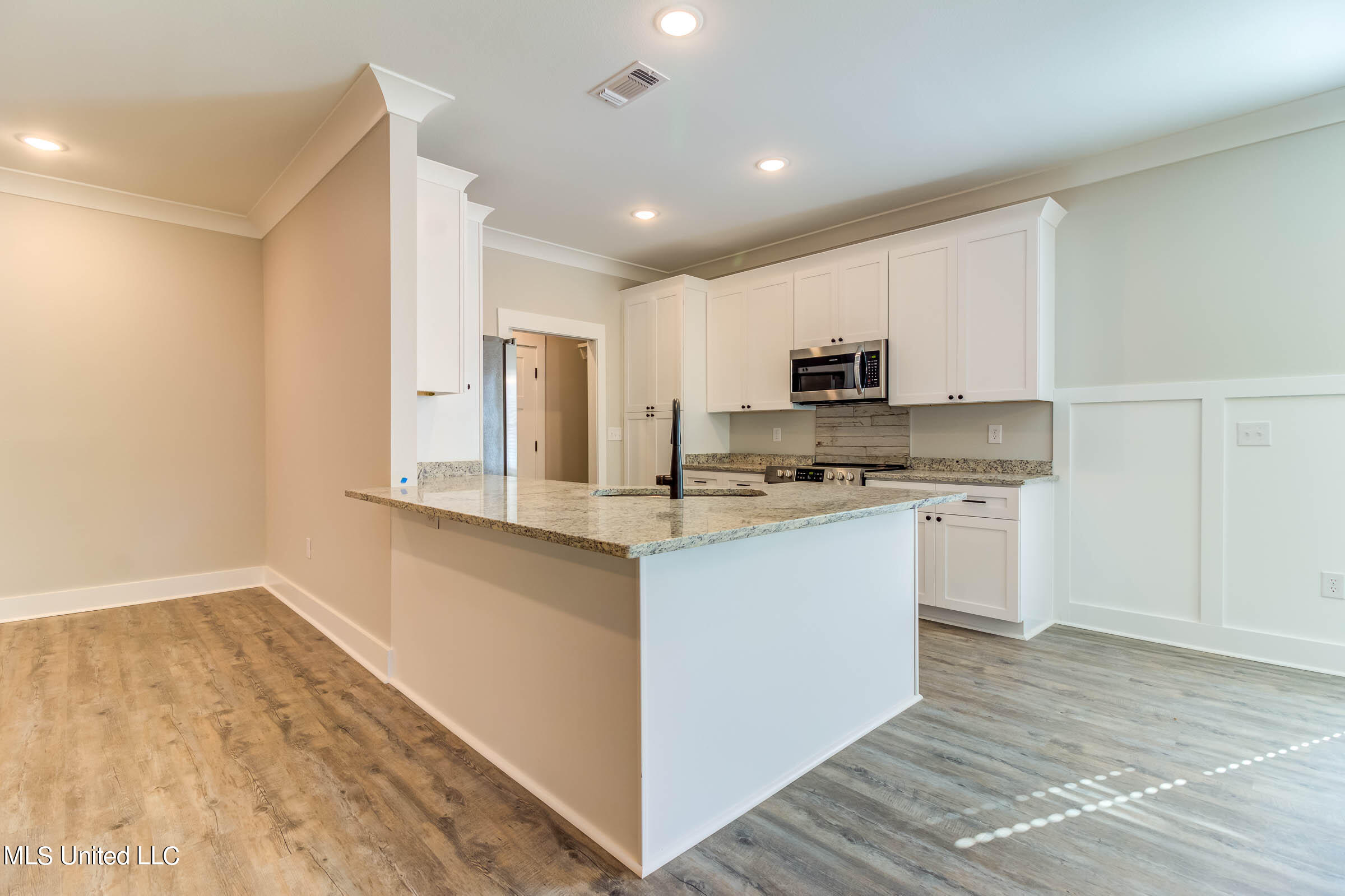 14049 Marie Road Gulfport, MS 39503 - Photo 11 of 52 14049 Marie Rd (13)