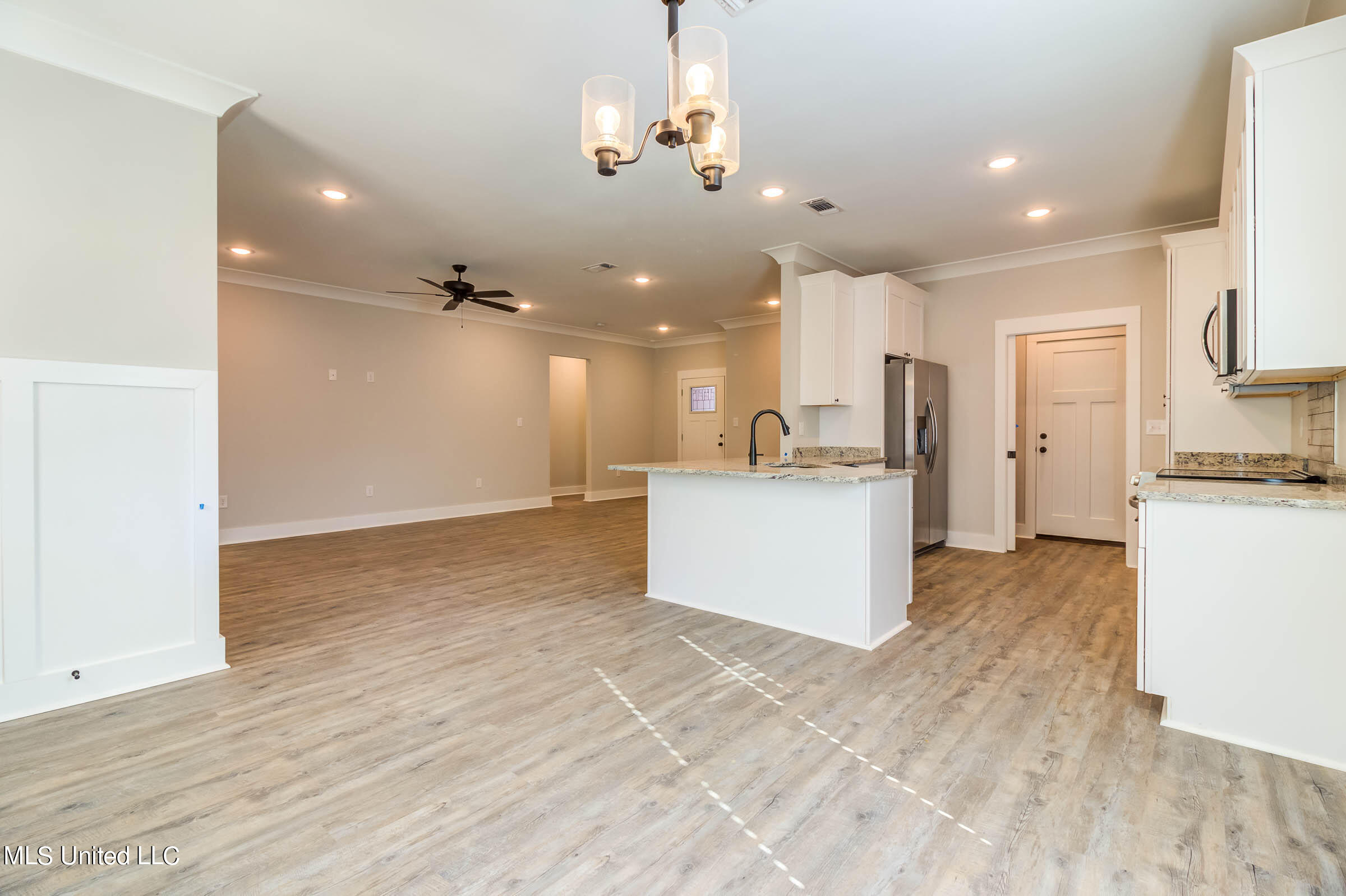 14049 Marie Road Gulfport, MS 39503 - Photo 14 of 52 14049 Marie Rd (16)