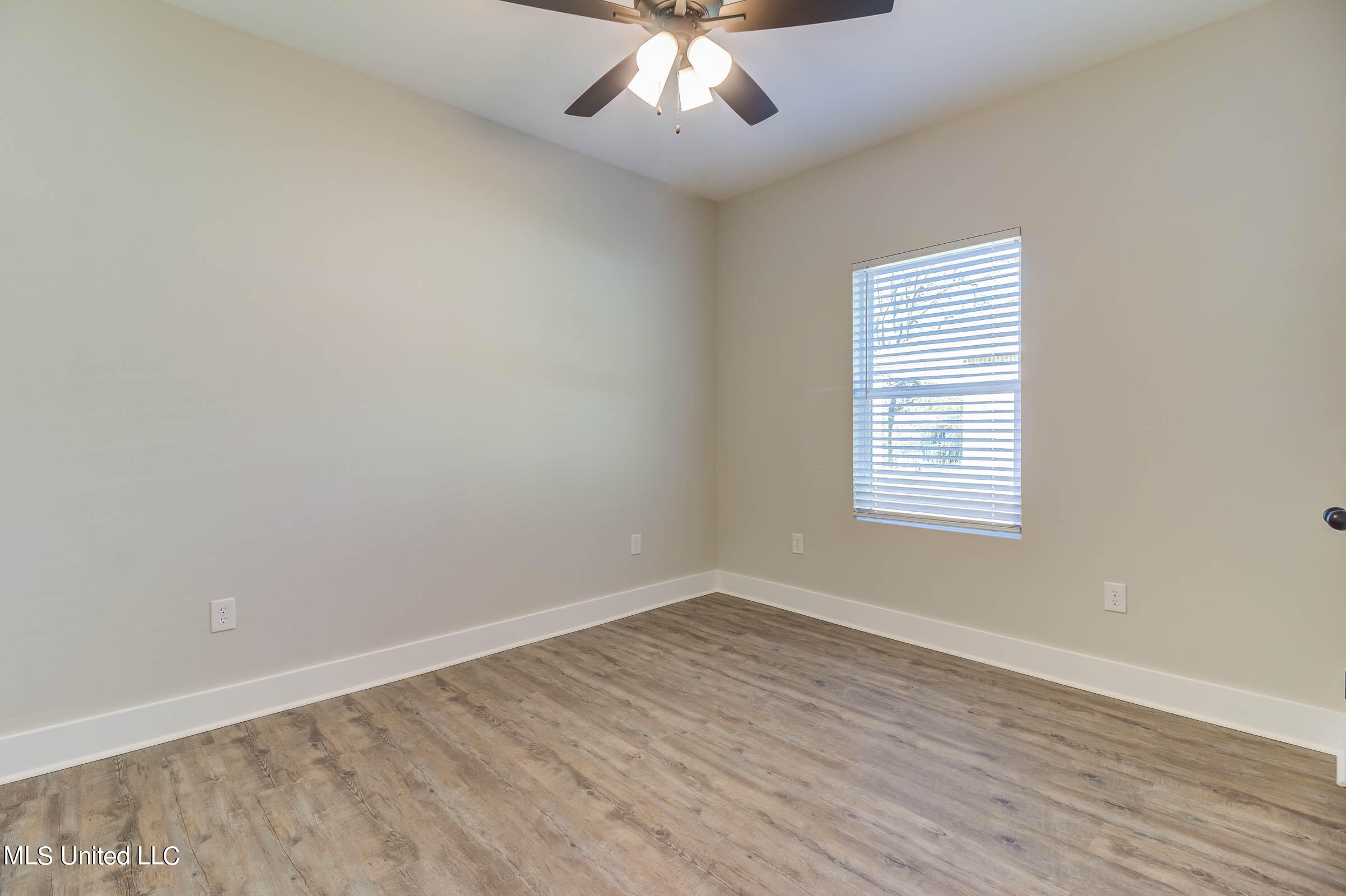 14049 Marie Road Gulfport, MS 39503 - Photo 27 of 52 14049 Marie Rd (29)