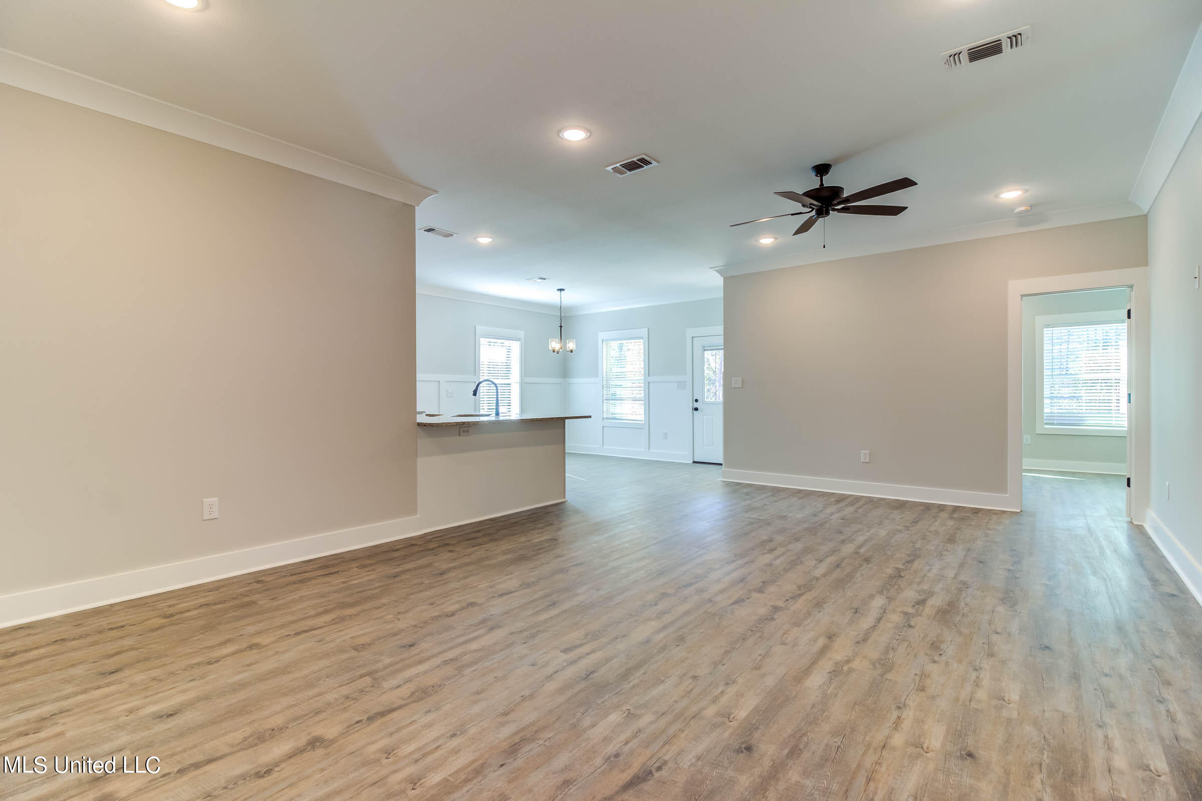 14049 Marie Road Gulfport, MS 39503 - Photo 3 of 52 14049 Marie Rd (5)