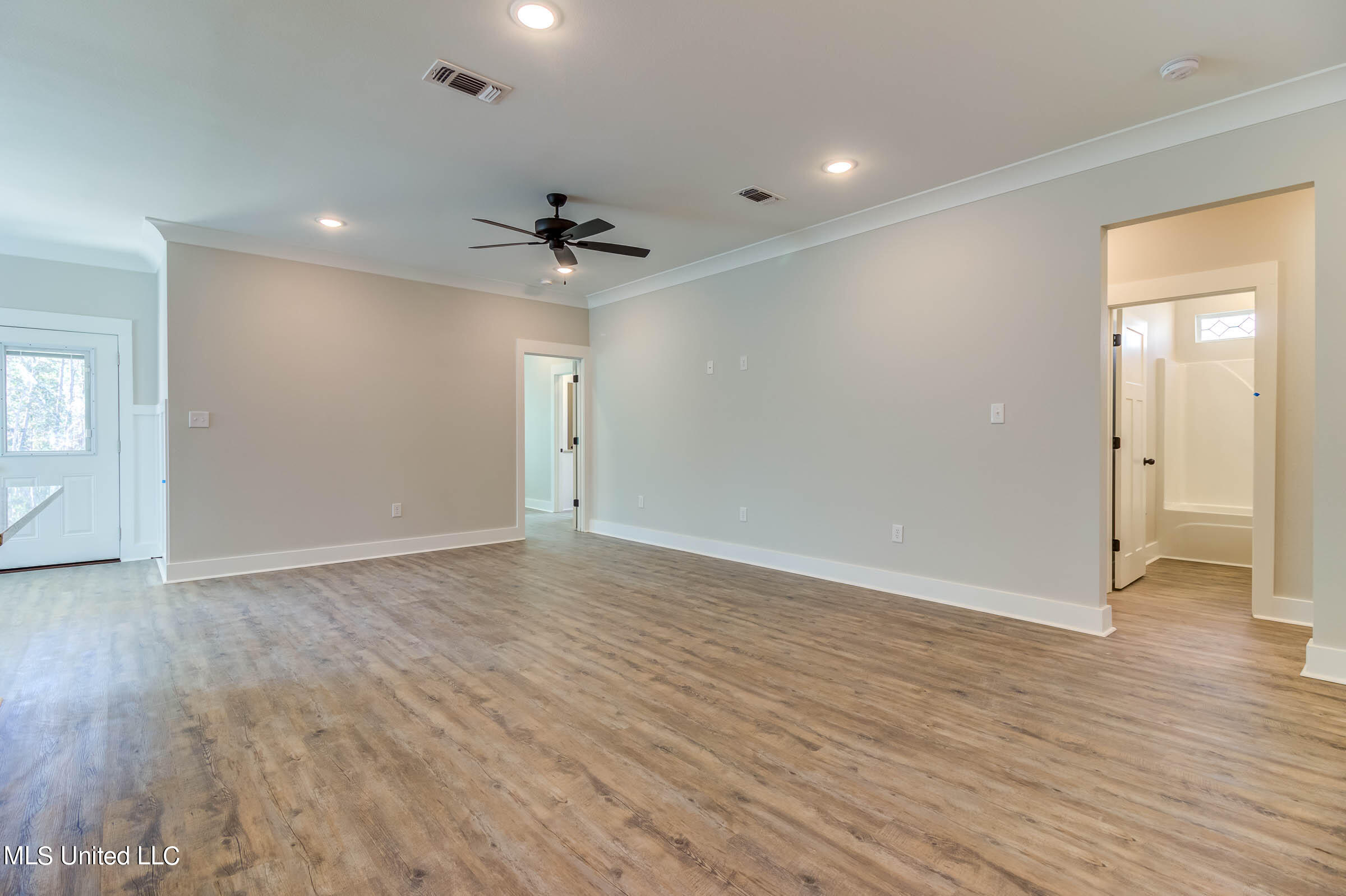 14049 Marie Road Gulfport, MS 39503 - Photo 5 of 52 14049 Marie Rd (7)
