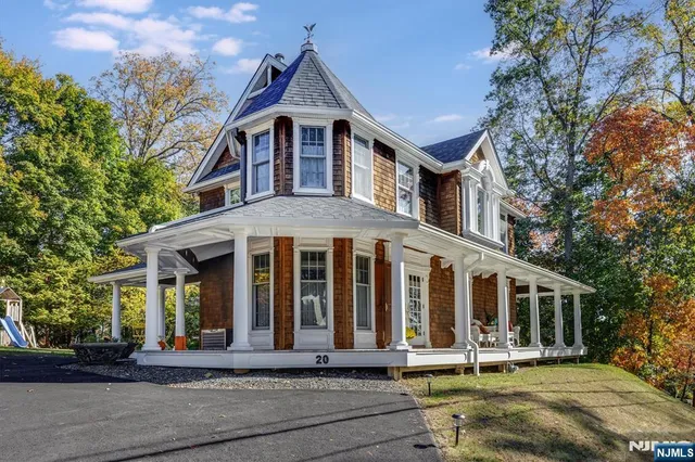 $695,000 | 20 Mountain Avenue, Park Ridge, NJ 07656
