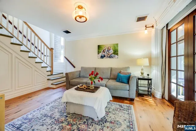 $695,000 | 20 Mountain Avenue, Park Ridge, NJ 07656