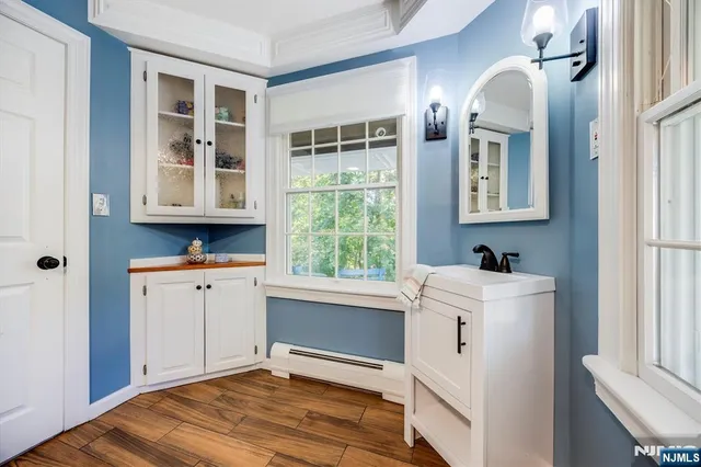 $695,000 | 20 Mountain Avenue, Park Ridge, NJ 07656