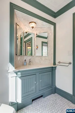 $695,000 | 20 Mountain Avenue, Park Ridge, NJ 07656