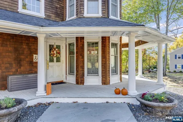 $695,000 | 20 Mountain Avenue, Park Ridge, NJ 07656