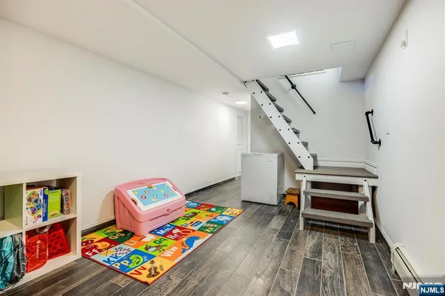 $695,000 | 20 Mountain Avenue, Park Ridge, NJ 07656