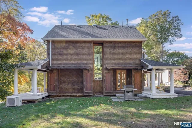 $695,000 | 20 Mountain Avenue, Park Ridge, NJ 07656