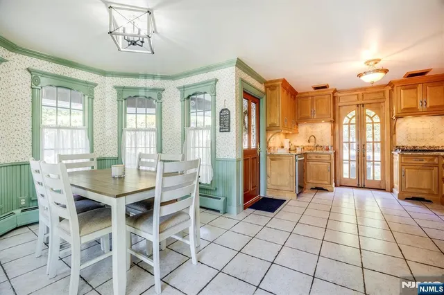 $695,000 | 20 Mountain Avenue, Park Ridge, NJ 07656