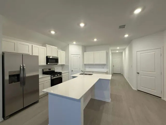 $2,350 | 569 Sormonne Loop, Kyle, TX 78640