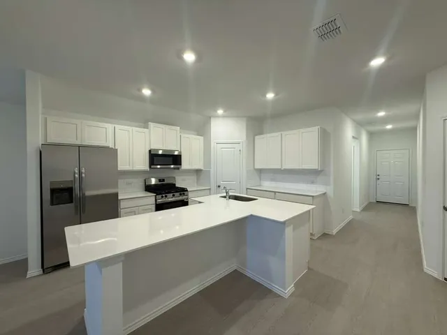 $2,350 | 569 Sormonne Loop, Kyle, TX 78640